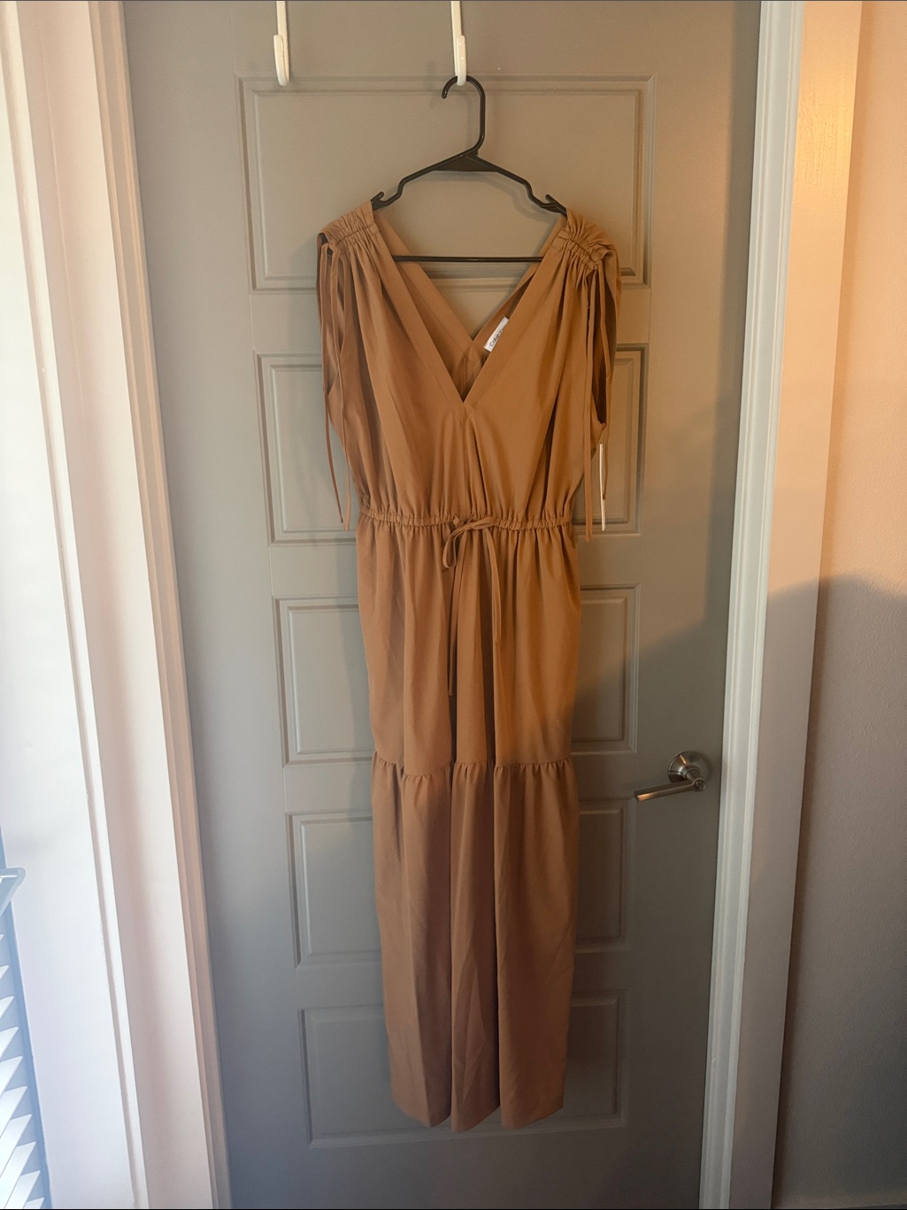 Nwt Calvin Klein Sleeved V-Neck Maxi Dress In Camel Tan With Tie Waist & Pockets